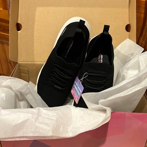 Skechers  Memory Foam Machine Washable - Picture 14 of 16